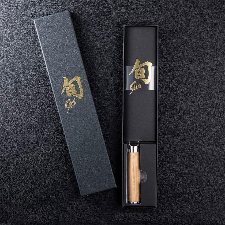 KAI Shun Classic Santoku Knife with Granton Blade, 5.5", [DM0740] - Image 4