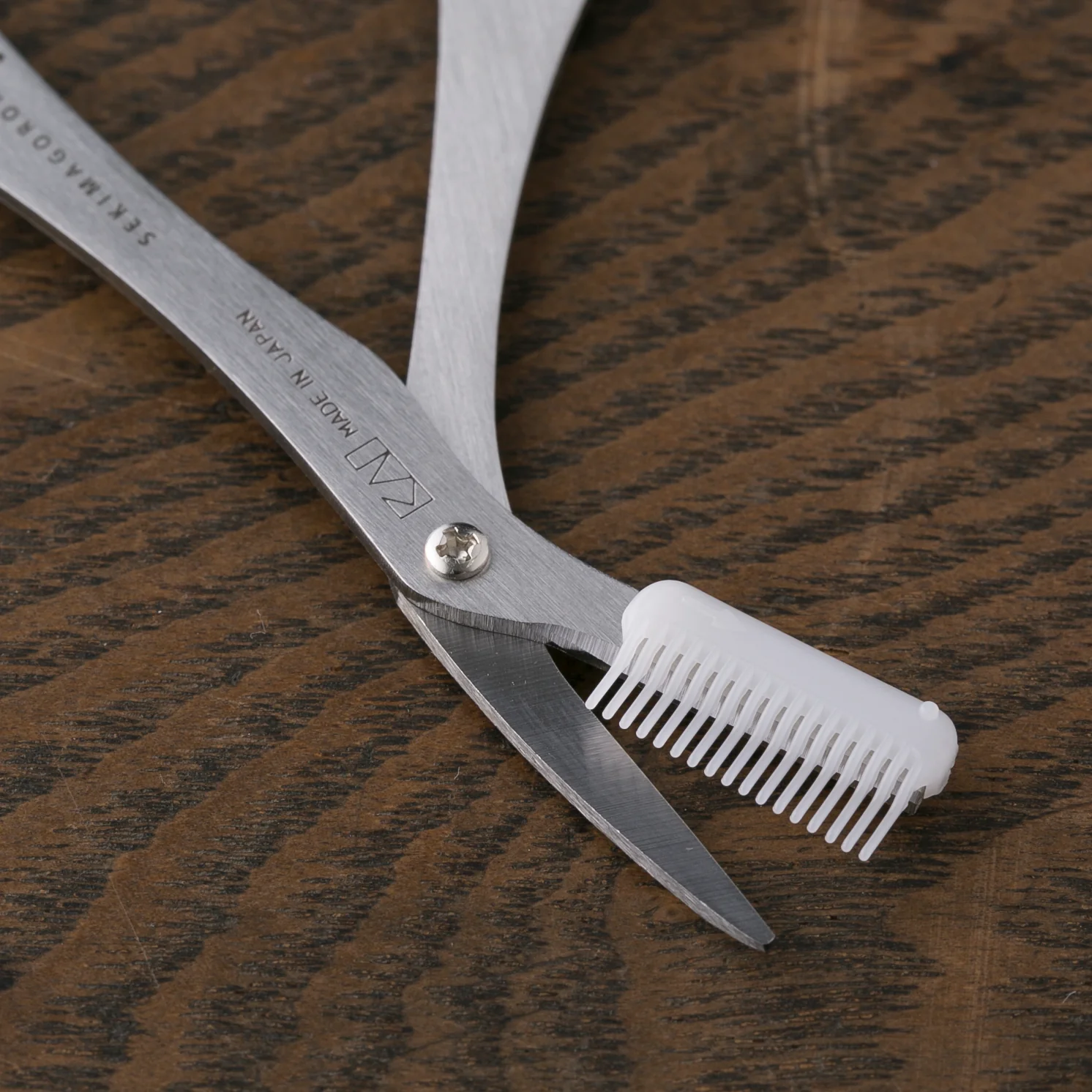 Kai Seki Magoroku Seki Mayu scissors with comb [000HC1832] - Image 10